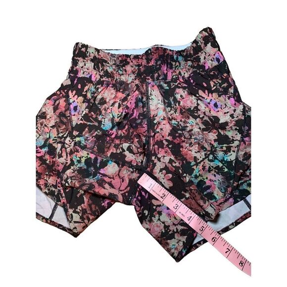 Lululemon Track That Mid-Rise Lined Short 5" in Stencil Blossom Red Multi - Picture 13 of 15
